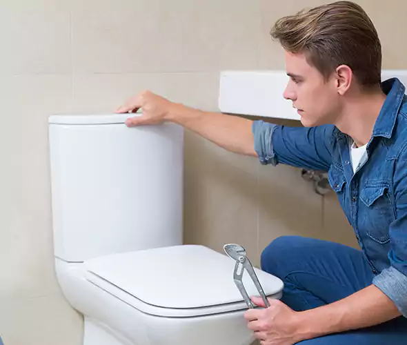 Expert Plumber for Toilet Replacement in West Little River, FL: Schedule Affordable Toilet Replacement Services with Us