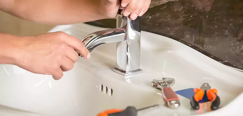 Bathtub Faucet Replacement in West Little River